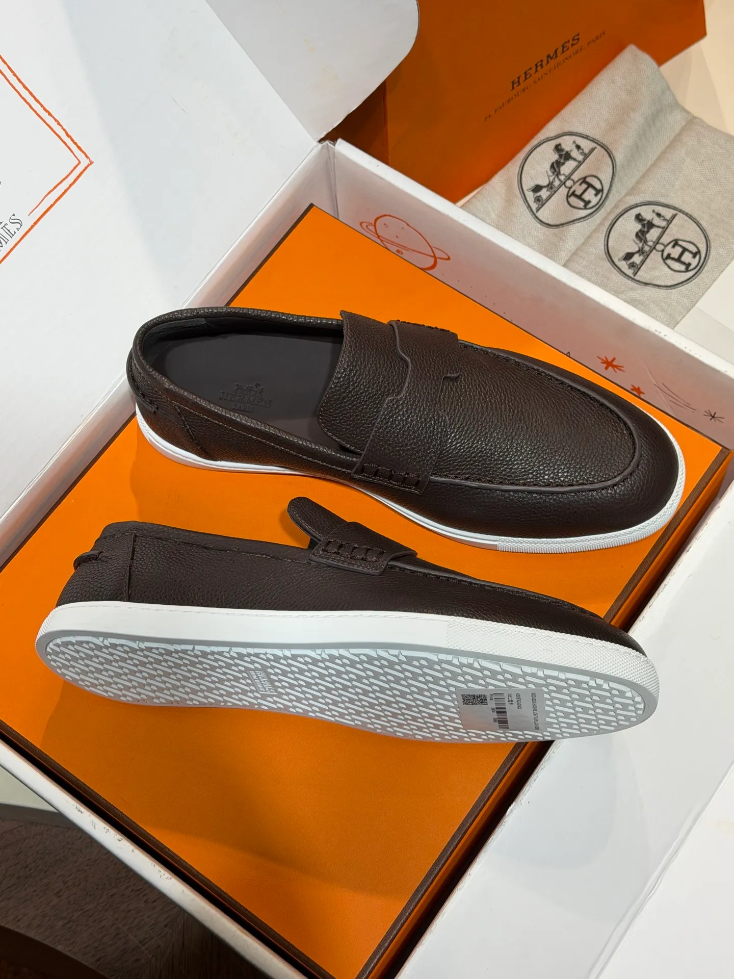 【HERMES】Top P:800💰-Size: 39-44 (38.45. Customized) H Home Freesstyle Men's Loafers Calfskin and Epsom Heritage calfskin high-top sports shoes, the soles are decorated with saddle stud buckle patterns, creating a modern urban style. Imported cowhide + cowhide lining + customized TPU outsole.